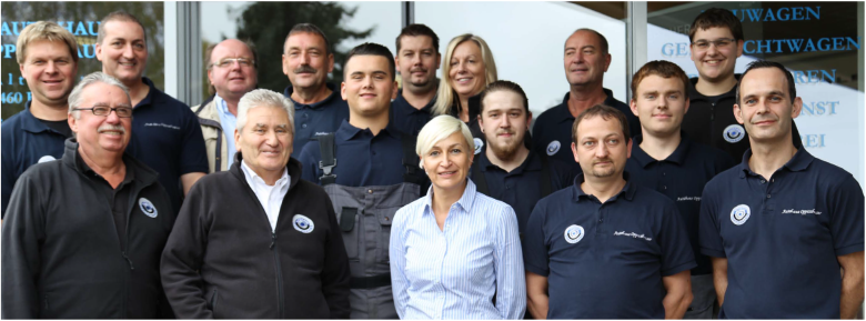 Das Team des Autohauses Oppitzhauser